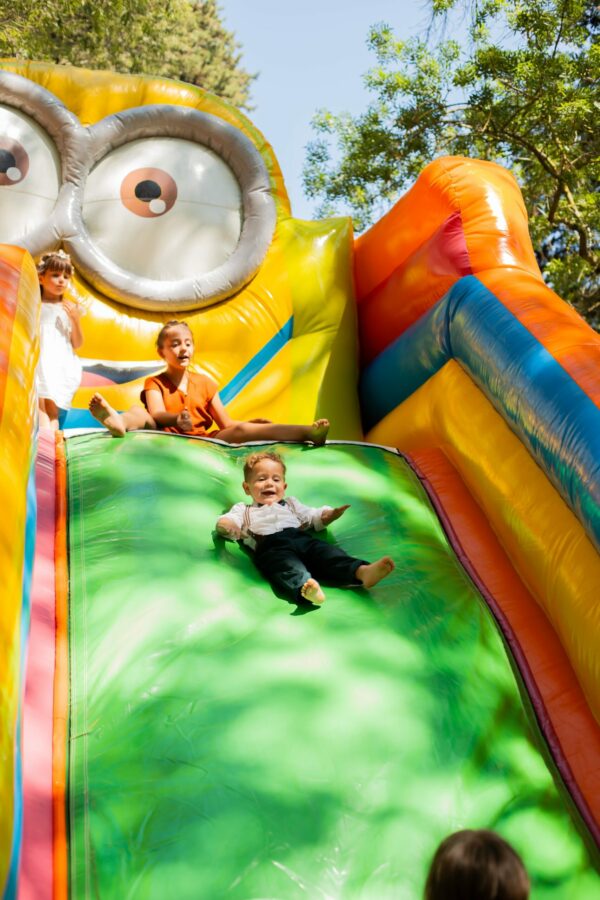 Toboggan gonflable Minion – Image 4