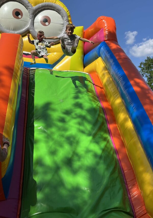 Toboggan gonflable Minion – Image 5